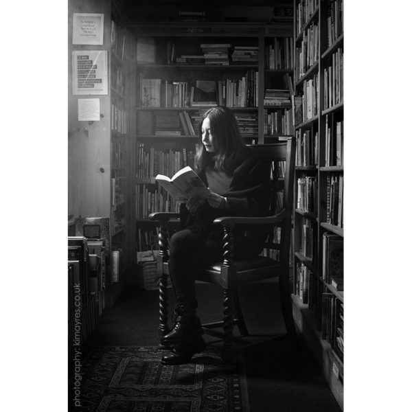 Square Web Bookshop Reading 01